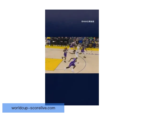 詹姆斯假传迷惑对手 布朗尼助攻艾顿完成震撼双手扣篮